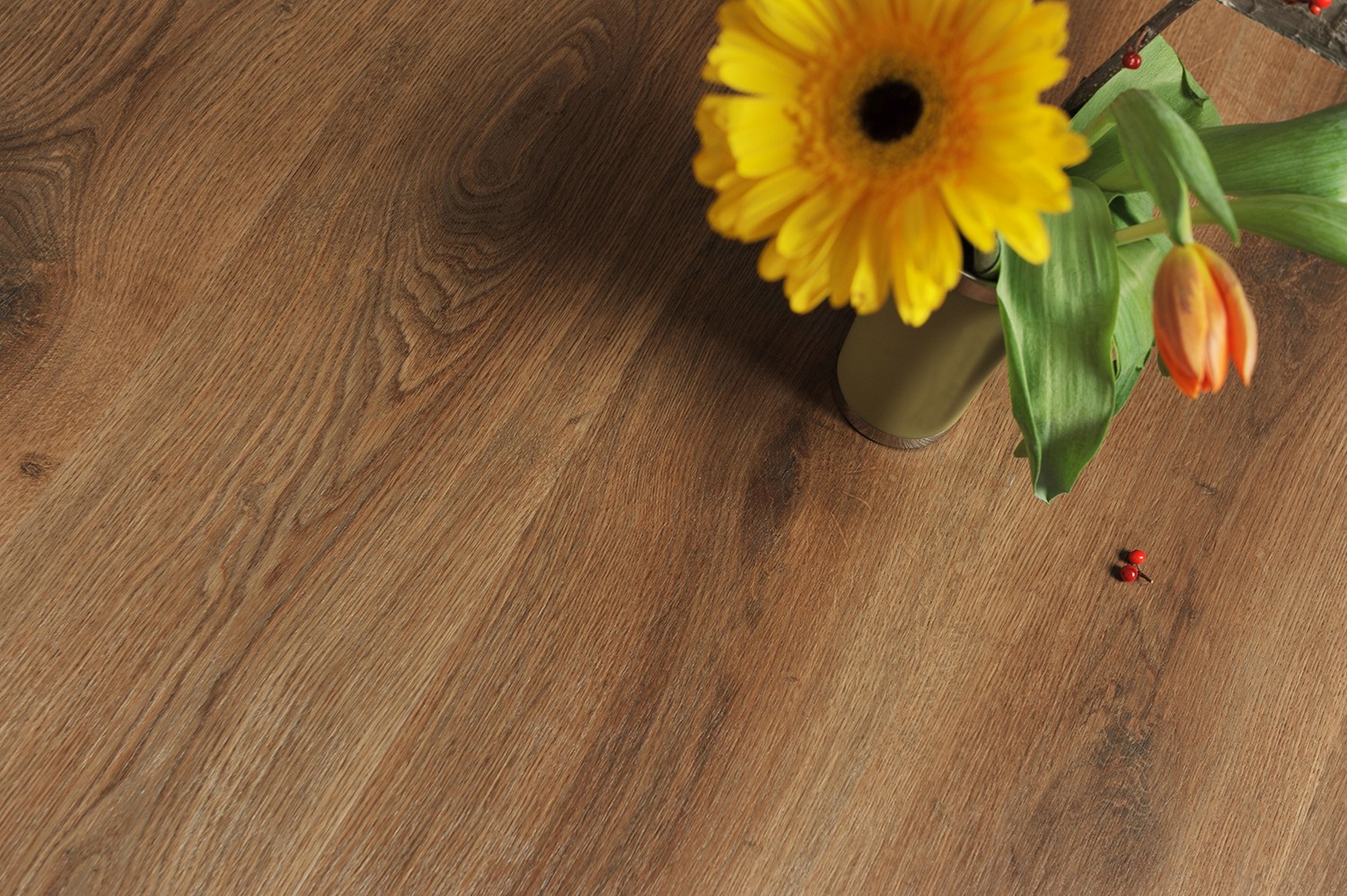 Кварцвиниловая плитка FineFloor замковая Light Дуб Брага FF-1335 1314×190×3,6 фото в интерьере Кварцвиниловая плитка FineFloor замковая Light Дуб Брага FF-1335 1314×190×3,6 фото в интерьере